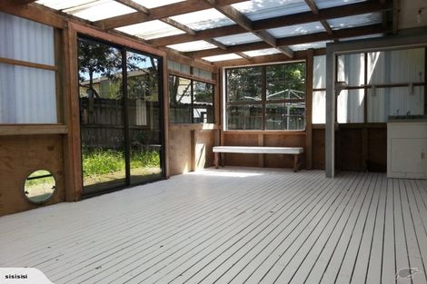 Photo of property in 28 Urlich Drive, Ranui, Auckland, 0612