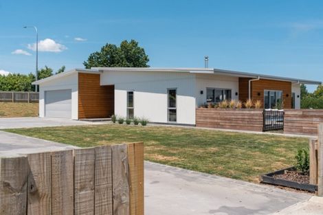 Photo of property in 15 Mcdonald Way, Lansdowne, Masterton, 5810