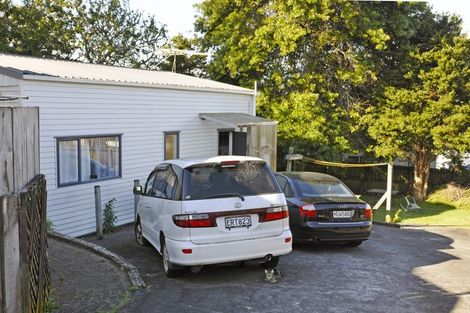 Photo of property in 127 Lancaster Road, Beach Haven, Auckland, 0626