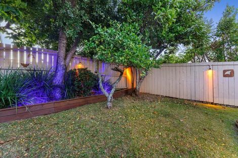 Photo of property in 8a Aplin Place, Birkdale, Auckland, 0626