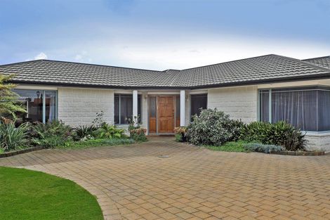 Photo of property in 28 Kensington Drive, Taradale, Napier, 4112