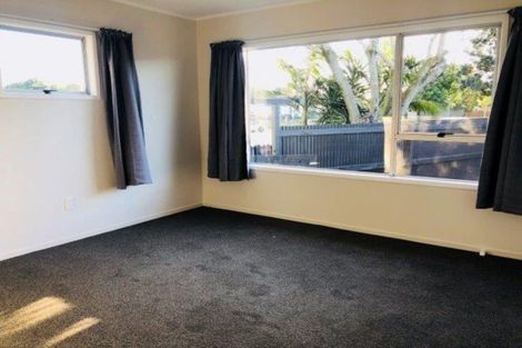 Photo of property in 426 Roscommon Road, Clendon Park, Auckland, 2103