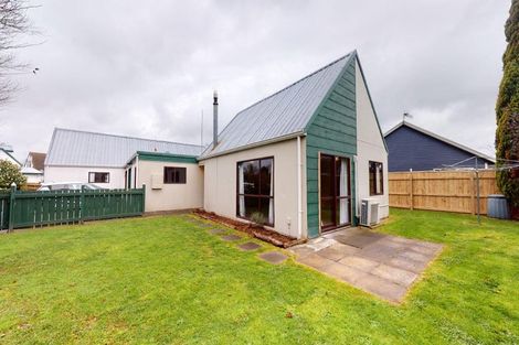 Photo of property in 27b Dorset Crescent, Hokowhitu, Palmerston North, 4410