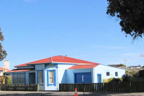Photo of property in 43 Carlton Avenue, Gonville, Whanganui, 4501