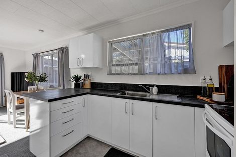 Photo of property in 82 Ngamotu Road, Spotswood, New Plymouth, 4310