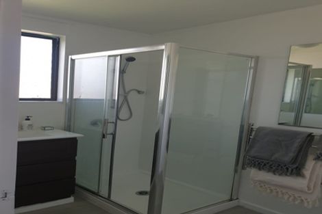 Photo of property in 2/5 Inca Place, Red Hill, Papakura, 2110