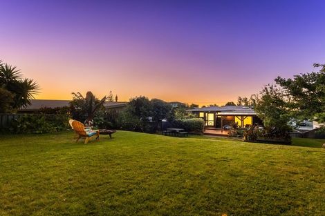 Photo of property in 21 Dale Road, Raumati South, Paraparaumu, 5032