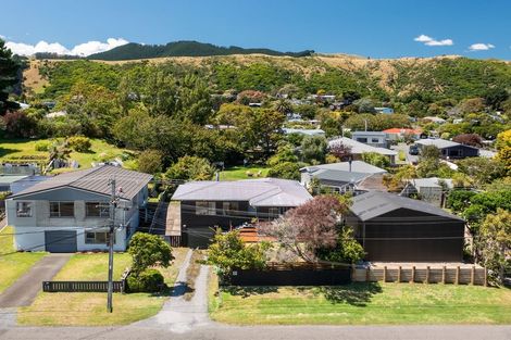 Photo of property in 21 Dale Road, Raumati South, Paraparaumu, 5032