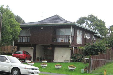 Photo of property in 28 Kurnell Drive, Botany Downs, Auckland, 2010