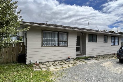 Photo of property in 201a Newlands Road, Newlands, Wellington, 6037