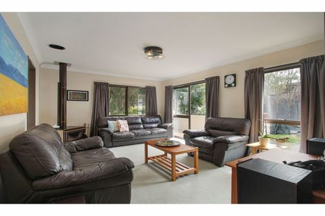 Photo of property in 32 Hiwihau Place, Glenfield, Auckland, 0629