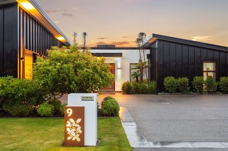 Photo of property in 9 Farrelly Place, Casebrook, Christchurch, 8051