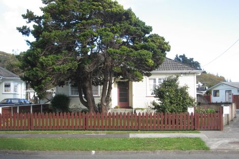 Photo of property in 10 Pilcher Crescent, Naenae, Lower Hutt, 5011