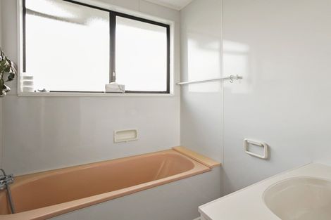 Photo of property in 29 Hennessy Street East, Foxton Beach, Foxton, 4815