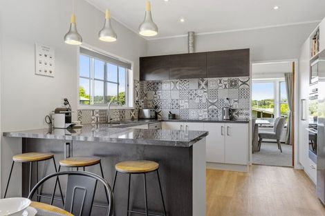 Photo of property in 16 Glengarry Place, Hilltop, Taupo, 3330