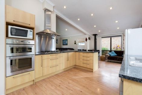 Photo of property in 12 Hillside Crescent, Westown, New Plymouth, 4310