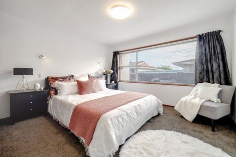 Photo of property in 1/18 Heaphy Place, Casebrook, Christchurch, 8051