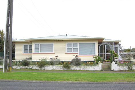 Photo of property in 27 Cracroft Street, Waitara, 4320