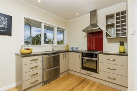 Photo of property in 2/14 Cassino Street, Bayswater, Auckland, 0622