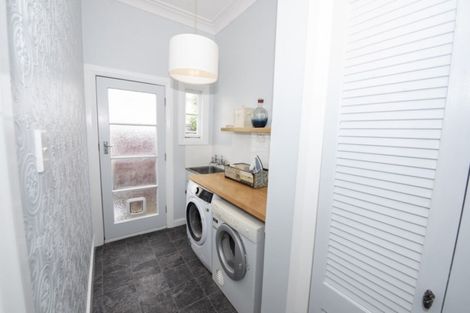 Photo of property in 48 Belt Road, Moturoa, New Plymouth, 4310