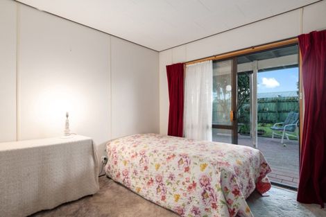 Photo of property in 1 Tinopai Drive, Omokoroa, 3114