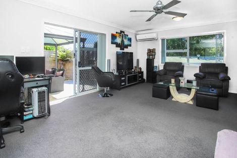 Photo of property in 7 Lawrence Crescent, Hillpark, Auckland, 2102