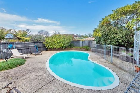 Photo of property in 9 Bodi Place, Te Atatu South, Auckland, 0610