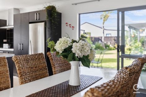 Photo of property in 25 Raiha Street, Papamoa Beach, Papamoa, 3118