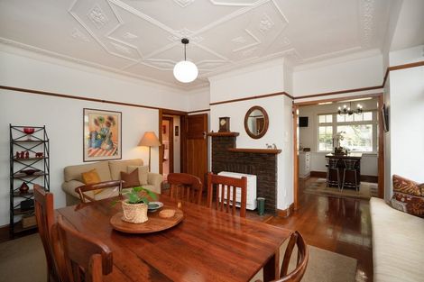 Photo of property in 37 Manapouri Crescent, Hokowhitu, Palmerston North, 4410