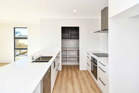 Photo of property in 32 Korowhiti Road, Clarks Beach, 2122