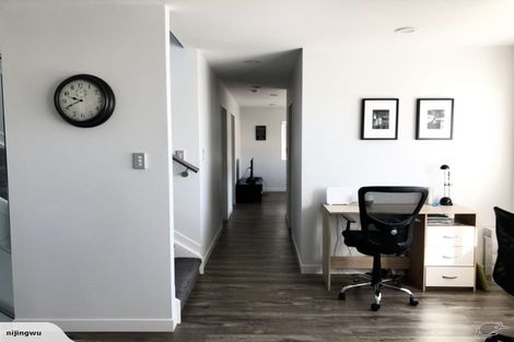 Photo of property in 17a Hauraki Crescent, Pinehill, Auckland, 0632