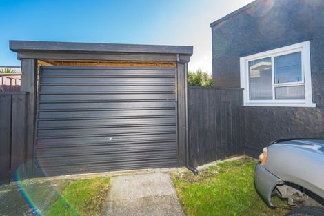 Photo of property in 1 Kamahi Street, Castlecliff, Whanganui, 4501