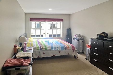 Photo of property in 20 Leneford Drive, East Tamaki, Auckland, 2013