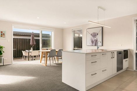 Photo of property in 27 Empire Crescent, Papamoa, 3118