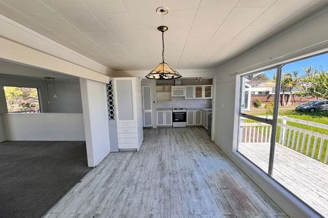 Photo of property in 279 Pakuranga Road, Pakuranga Heights, Auckland, 2010