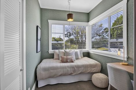 Photo of property in 44 Upjohn Street, Brooklands, New Plymouth, 4310