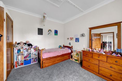 Photo of property in 1 Disraeli Street, Hawera, 4610