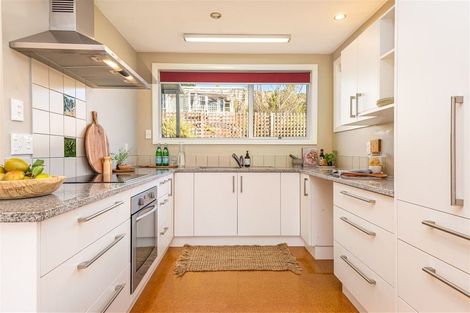 Photo of property in 39a Main Road, Redcliffs, Christchurch, 8081