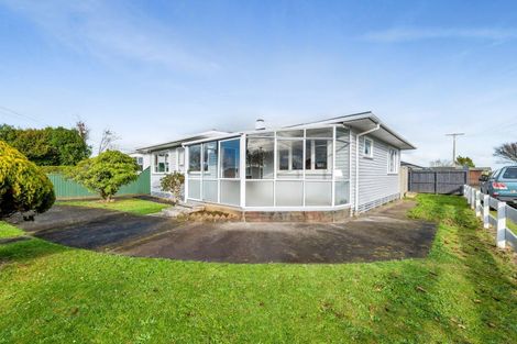Photo of property in 5 Truby King Street, Merrilands, New Plymouth, 4312
