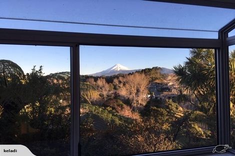 Photo of property in 28a Marchant Place, Westown, New Plymouth, 4310