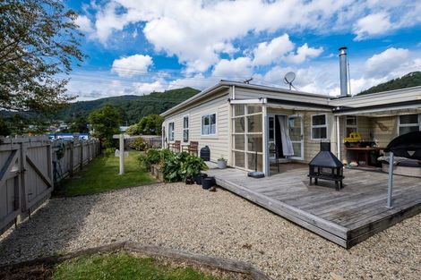 Photo of property in 47 Kent Street, Picton, 7220