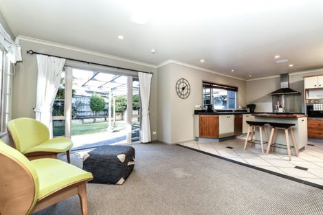 Photo of property in 18 Roderick Place, Rototuna, Hamilton, 3210