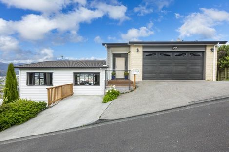 Photo of property in 15 Swain Grove, Riverstone Terraces, Upper Hutt, 5018