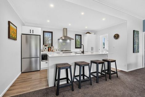 Photo of property in 4 Pinedale Crescent, Riversdale Beach, Masterton, 5872