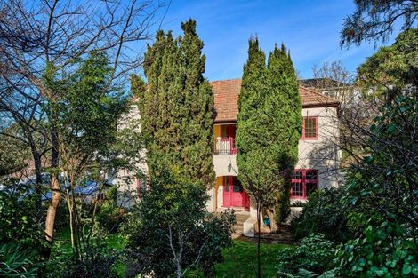 Photo of property in 3 Waiteata Road, Kelburn, Wellington, 6012