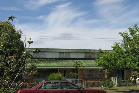 Photo of property in 2/5 Powell Street, Avondale, Auckland, 1026