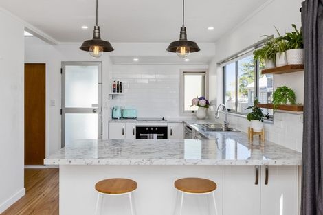 Photo of property in 2/249 Taradale Road, Pirimai, Napier, 4112