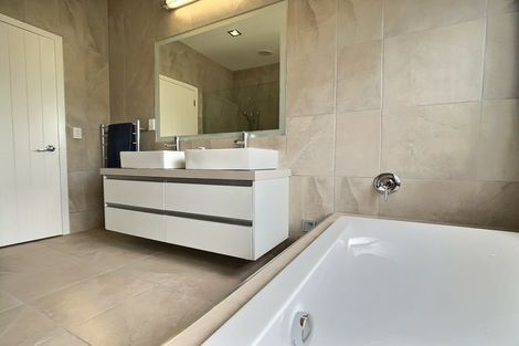 Photo of property in 115 Kent Terrace, Taradale, Napier, 4112