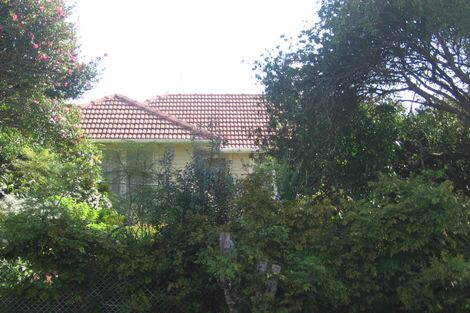 Photo of property in 3 Serjeant Street, Henderson, Auckland, 0612