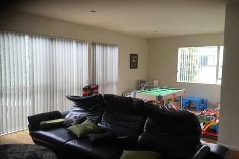 Photo of property in 19 Suncrest Drive, West Harbour, Auckland, 0618